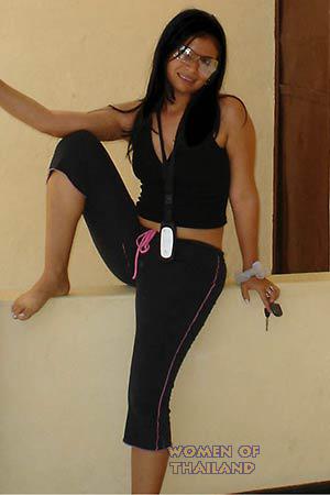 100852 - Yineth Age: 42 - Colombia
