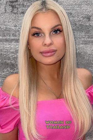 223241 - Yuliia Age: 33 - Ukraine
