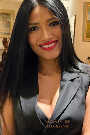 227051 - Astrid Age: 32 - Italy