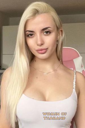 227347 - Daryna Age: 22 - Ukraine