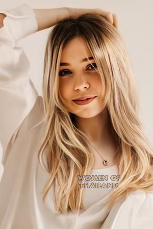 228186 - Kseniia Age: 24 - Ukraine